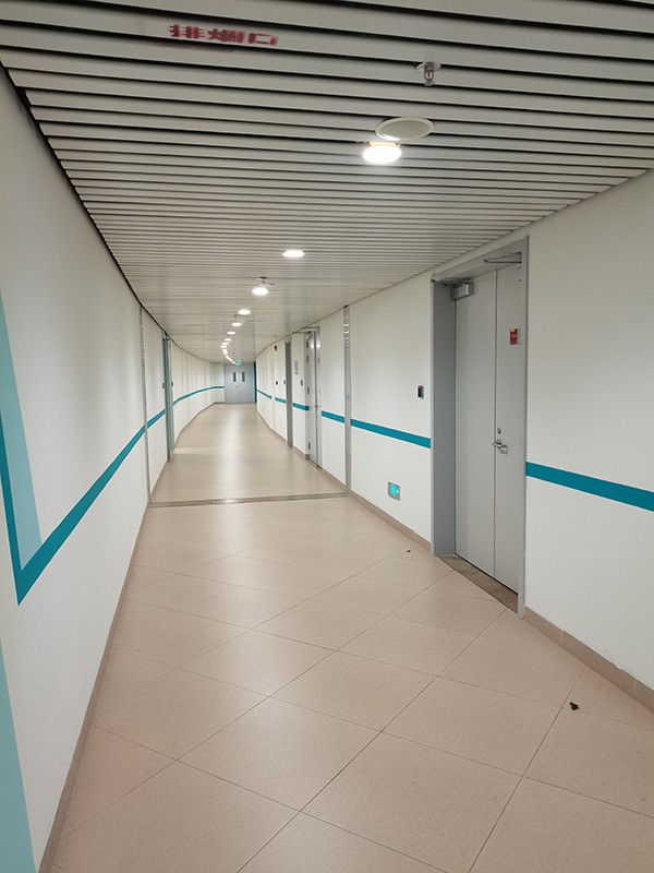 智能疏散指示系統(tǒng)的優(yōu)勢(shì)是什么，與傳統(tǒng)疏散指示有何不同？