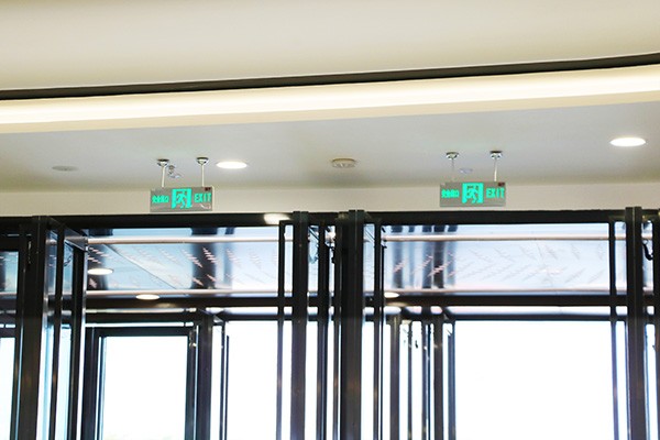 智能疏散指示系統是否支持多種疏散指示方式的切換？