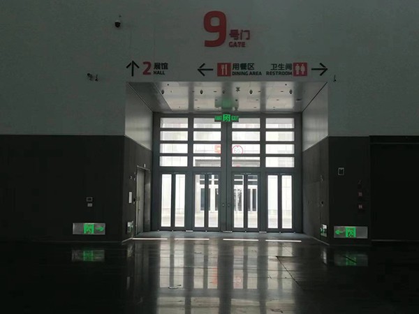 智能疏散指示系統如何實時感知火災并作出反應？