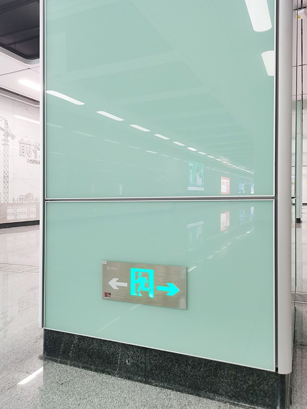 智能疏散系統是否支持疏散過程中的實時交通管理？