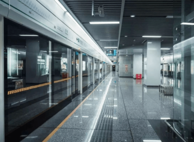 智能疏散照明系統如何與其他應急設施配合？