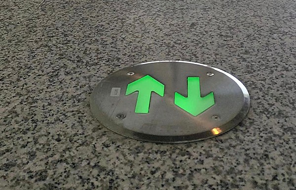 煙霧對智能疏散指示系統的運行有何影響？